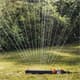 Fiskars Oszillierender Sprinkler bis zu 17 x 21 m On/Off stoppt den Wasserfluss