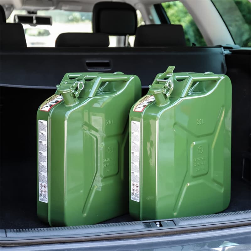 Paket] 4x Benzinkanister 20L aus Metall Grün Kraftstoffkanister Reserve  Kanister BW