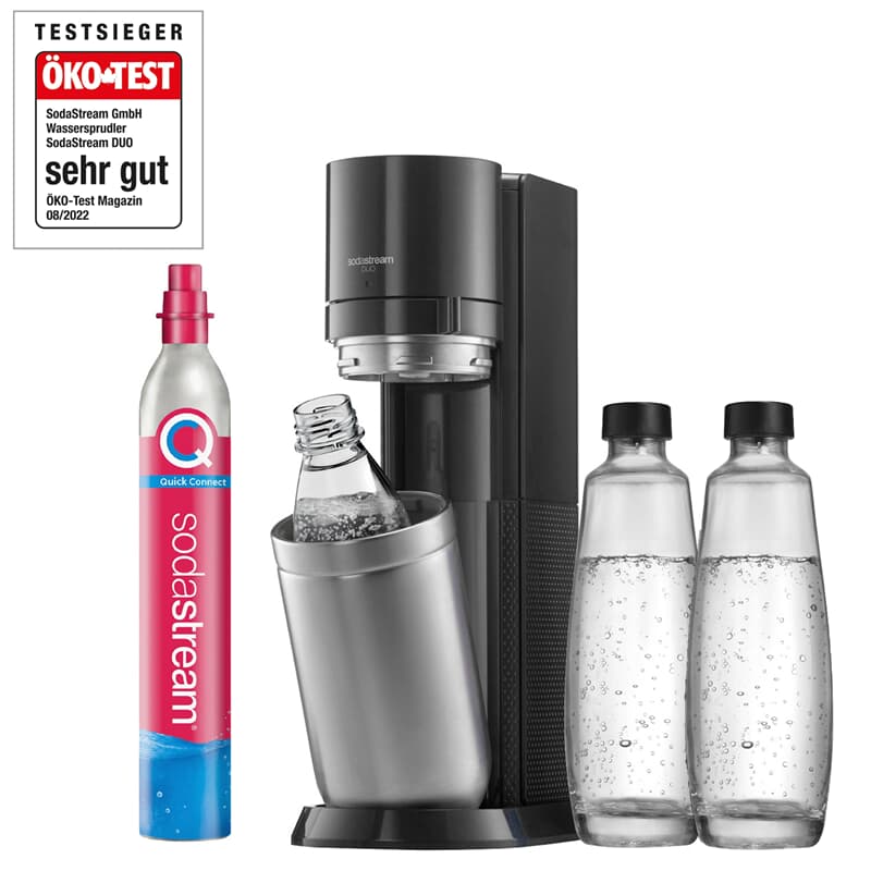 SodaStream Wassersprudler PET-Flasche mit 1 Titan & Vorteilspack 2 Karaffen DUO