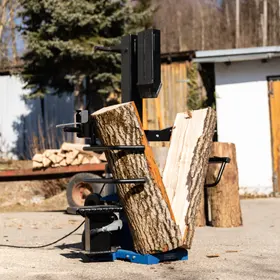 Holzspalter - Vom Baumstamm zum Kaminholz